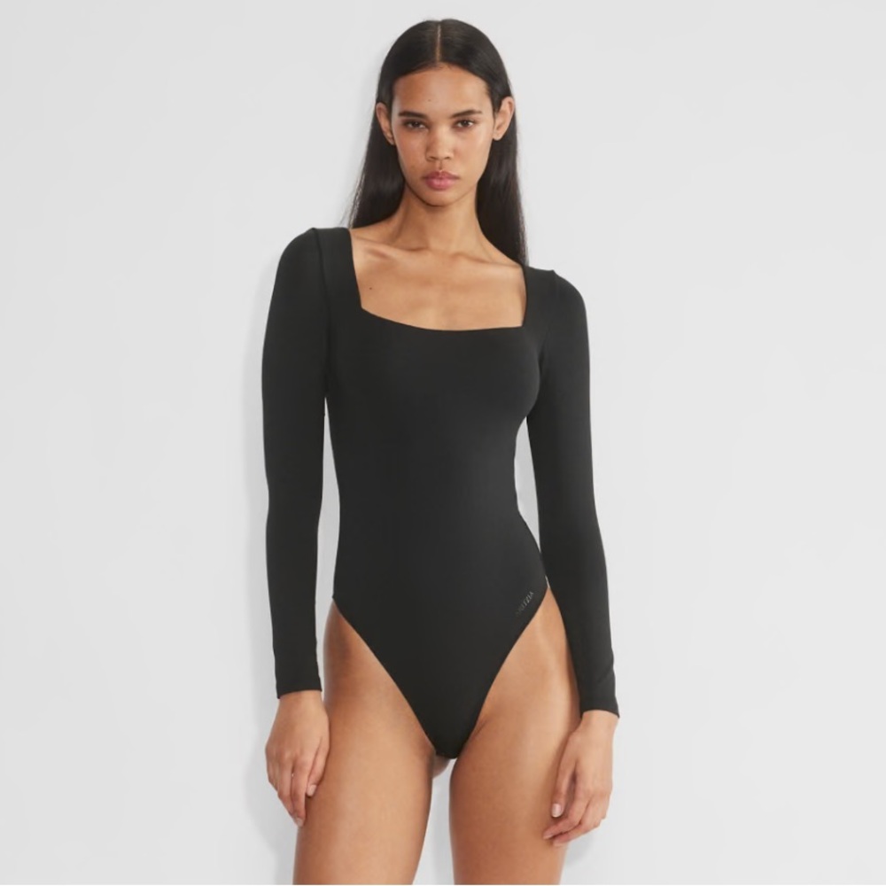 Babaton Squareneck Contour Bodysuit